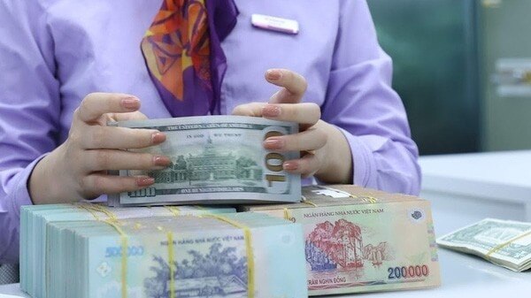 Giảm lãi suất để phục hồi nguồn lực sản xuất