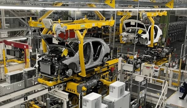 Xe xăng sống lại ở châu Âu: Cảnh báo tụt hậu cho xe điện