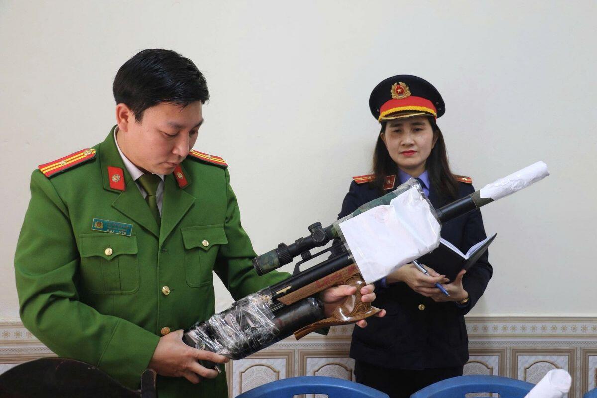 Triệt phá đường dây vũ khí “khủng” nhất từ trước tới nay, do một phụ nữ cầm đầu