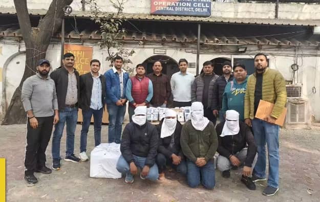 Hàng trăm điện thoại Samsung giả gắn mác “Made in Vietnam” bị triệt phá tại Ấn Độ