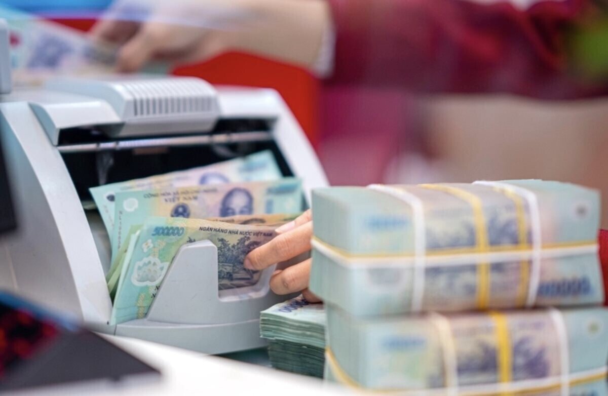 Lý do người dân ồ ạt gửi tiền ngân hàng