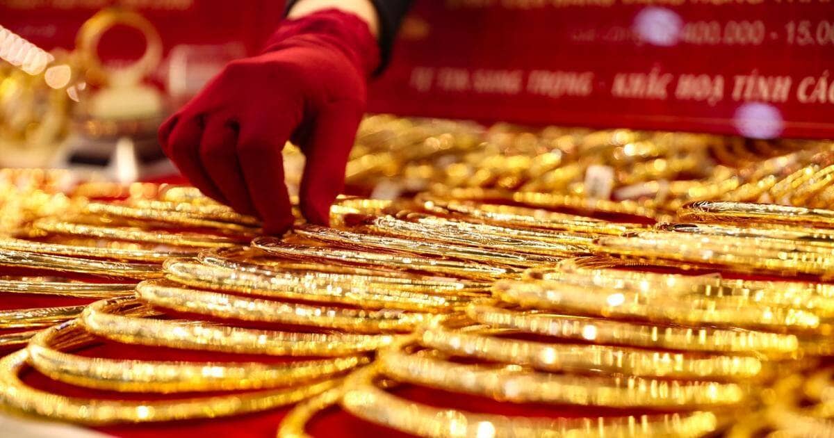 Vàng giảm sau phiên tăng kỷ lục: Khoảng lặng hay rủi ro 'bỏng tay'?