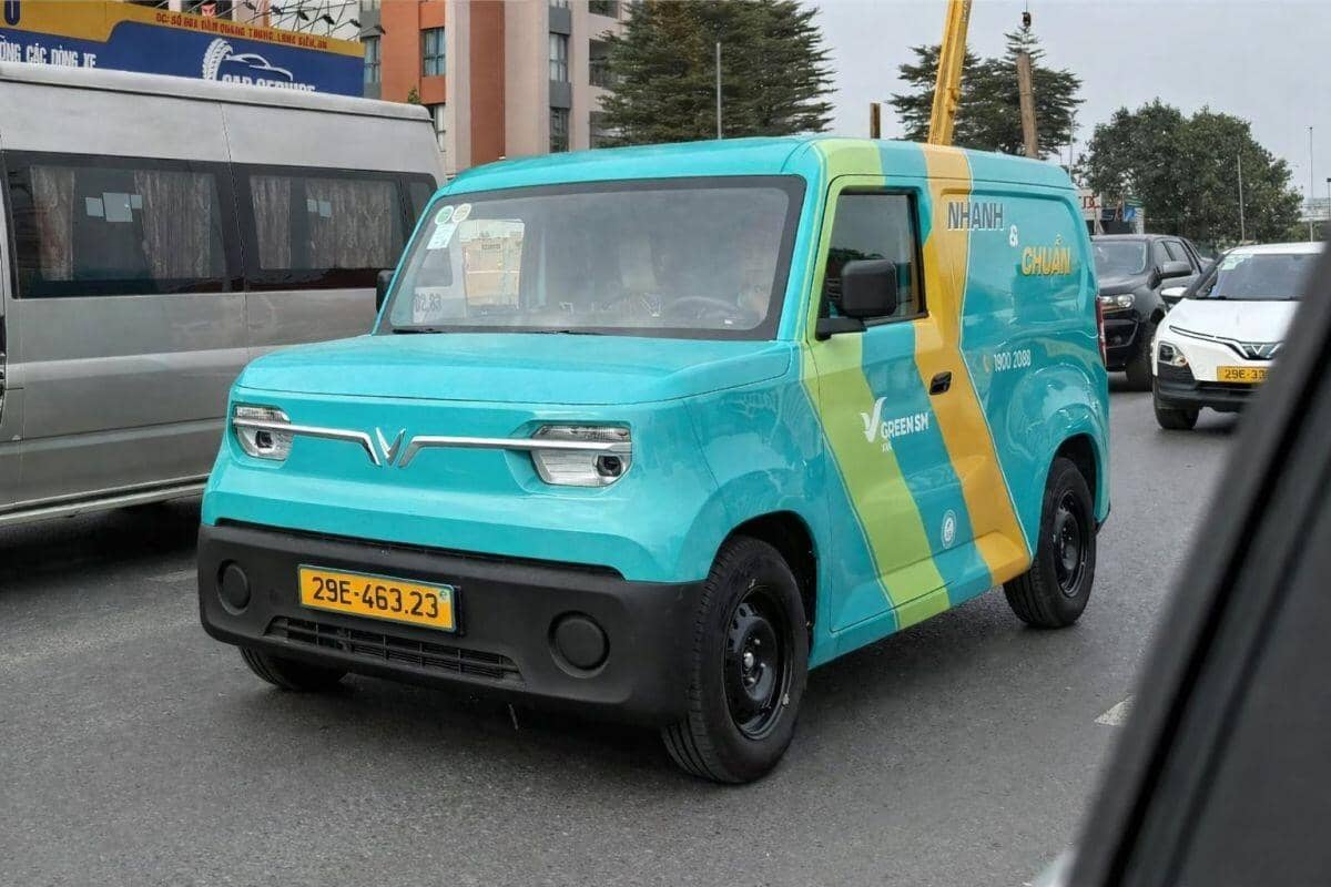 Công ty của ông Phạm Nhật Vượng tung dịch vụ xe tải nội đô, giá cước từ 110.000 đồng/chuyến