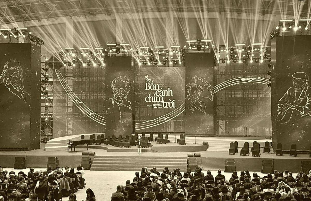 Người đứng sau Công ty Ngọc Việt Education và đêm nhạc ‘Về đây bốn cánh chim trời’ là ai?