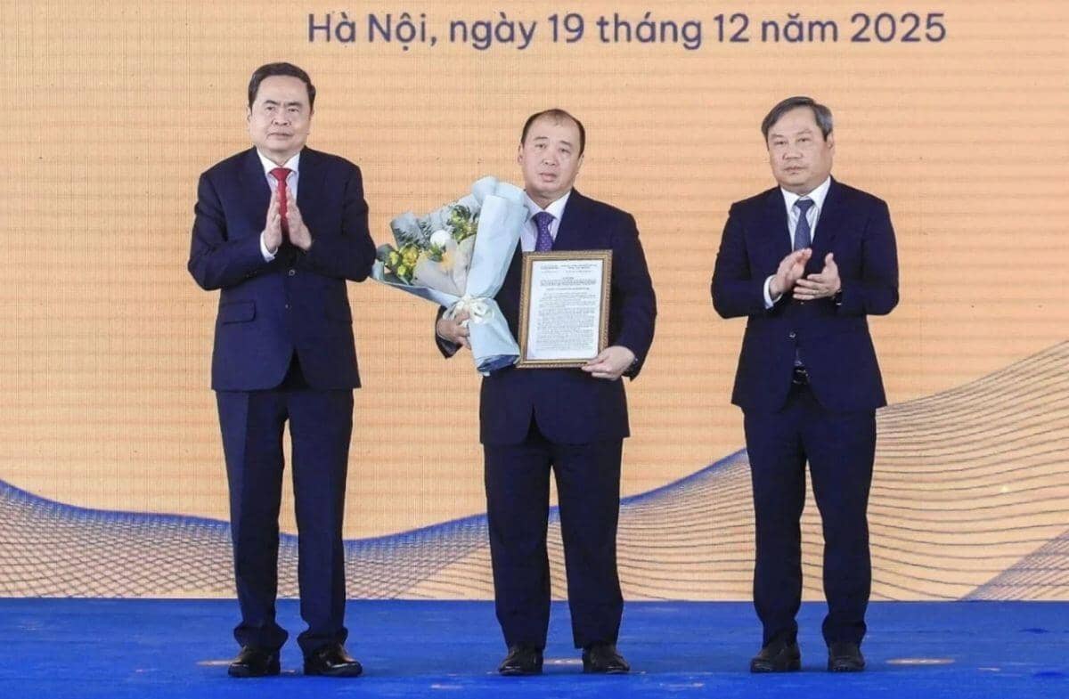 “Ông lớn” địa ốc đồng loạt tái xuất: Thị trường bất động sản sắp có biến động lớn