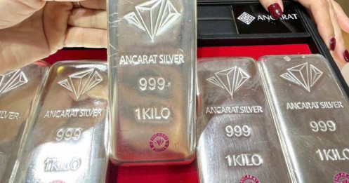 Giá bạc năm 2025 tăng “điên rồ”: Nhiều kịch bản trong năm 2026