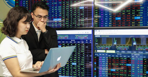 Loạt cổ phiếu tên tuổi sắp 'chuyển nhà'