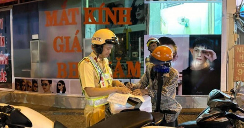 Chính thức: Từ 1-1-2026 khấu trừ lương để đóng phạt vi phạm giao thông