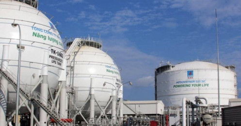 PV GAS báo tin khẩn giữa lúc cổ phiếu tím trần: Cổ đông nhỏ lẻ chỉ nắm 4,24%, nguy cơ công ty đại chúng?