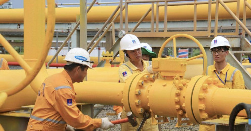 Đối diện nguy cơ “đánh bay” tư cách đại chúng, loạt ông lớn dầu khí – khoáng sản cuống cuồng tìm cách cứu mình