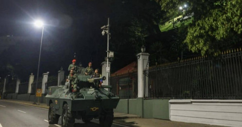 Căng thẳng tột đỉnh: Dinh tổng thống Venezuela vang tiếng súng chỉ sau ít ngày Mỹ đột kích