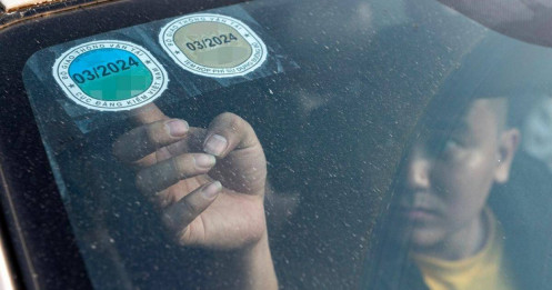 Loạt thay đổi về tem đăng kiểm, biển số người mới mua xe cần lưu ý