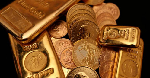 Giá vàng giảm nhẹ do đồng USD mạnh, nhà đầu tư chờ dữ liệu việc làm Mỹ