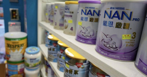 Từ châu Âu sang châu Á, Trung Đông và châu Mỹ: Sữa công thức Nestlé bị thu hồi tại hơn 30 quốc gia