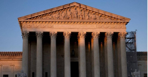 Thị trường đối mặt rủi ro mới trước phán quyết về quyền áp thuế khẩn cấp của Tổng thống Trump