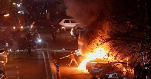 Iran cảnh cáo các nước láng giềng