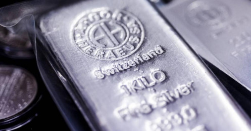 Đợt tăng giá mạnh của kim loại quý đẩy giá vàng, bạc và đồng lên mức kỷ lục