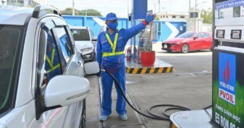 Giá xăng lên gần 19.000 đồng/lít