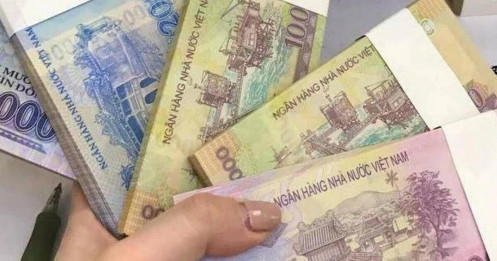 Rầm rộ đổi tiền lì xì Tết