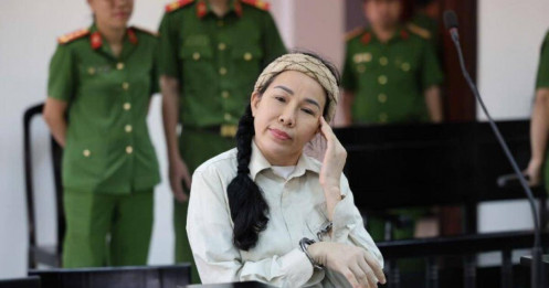 Vợ chồng bà Nguyễn Phương Hằng không đến toà theo giấy triệu tập, bà Đinh Lan muốn hoãn phiên toà