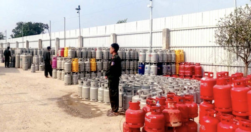 Rúng động đường dây gas giả đặc biệt lớn: 12 điểm bị khám xét, hàng nghìn bình LPG bị thu giữ