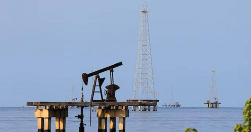 Tổng thống lâm thời Venezuela kêu gọi mở cửa ngành dầu mỏ