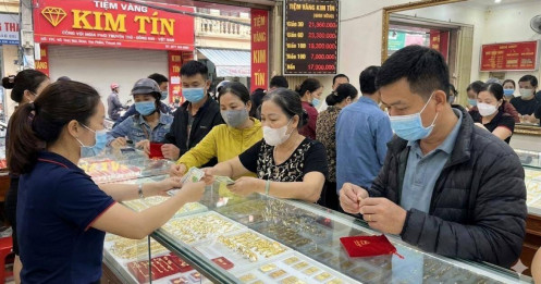 Giá vàng tuần tới: Nguy cơ "lao dốc" sau tuần leo thang chóng mặt vì căng thẳng Mỹ - Iran