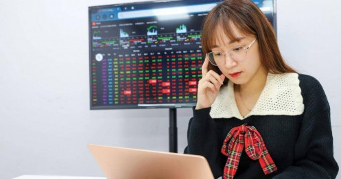 Cổ phiếu “họ nhà nước”: Khi người khổng lồ phải chuyển mình