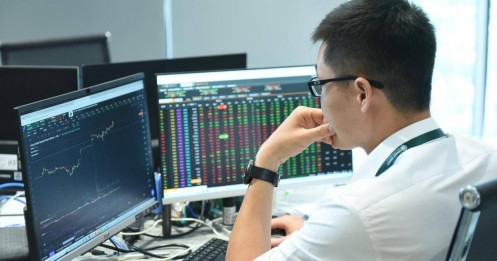 Dòng tiền "đặt cược" vào nhóm chứng khoán?