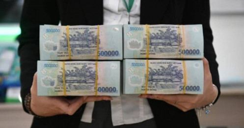 Lãi suất tiết kiệm tăng dồn dập