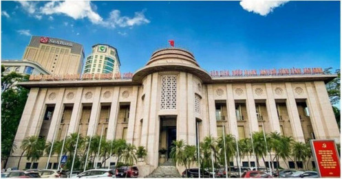 Giá USD chợ đen leo thang, NHNN hút ròng gần 18.000 tỷ đồng