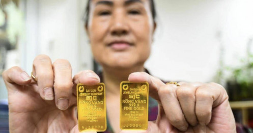 Người mua vàng từ đầu năm lãi khoảng 10 triệu đồng mỗi lượng