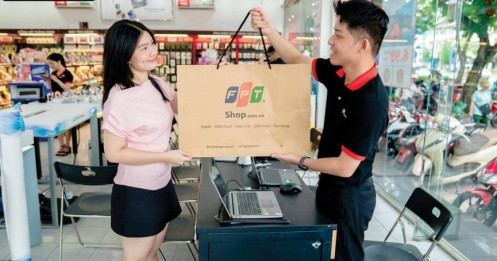 Tìm cơ hội trong nhóm cổ phiếu bán lẻ