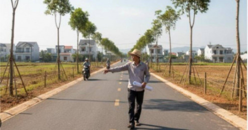 Đất nền vọt lên 50 triệu đồng một mét vuông nhưng khó bán