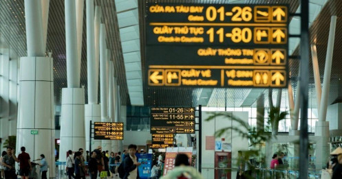 Giá vé máy bay Tết cao 'kịch trần', nhiều chặng cháy vé