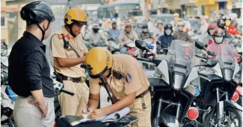 Dừng đỗ xe máy trên vỉa hè trái phép sẽ bị phạt từ 400.000 - 600.000 đồng