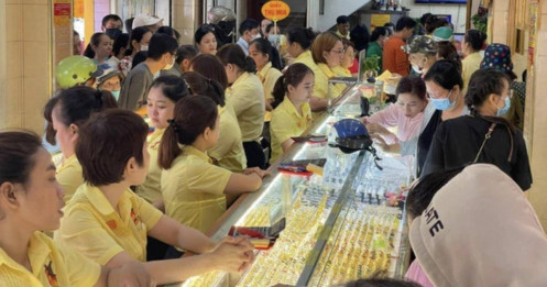 Vì sao 1.000 tỷ đồng trở thành con số “ám ảnh” của doanh nghiệp vàng bạc?