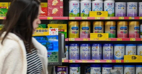 Cực nóng: Thêm một hãng thu hồi khẩn cấp hơn 20.700 lon sữa công thức tại Pháp