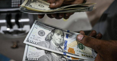 Một câu nói của ông Trump, đồng USD rơi xuống đáy 4 năm