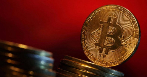 Bitcoin bất ngờ đứng im, hoàn toàn trái ngược với vàng và bạc