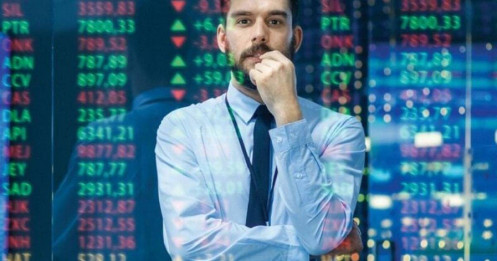 Nghịch Lý Tài Chính 2025: VN-Index Thăng Hoa, Quỹ Đầu Tư Đối Diện Làn Sóng Rút Vốn Kỷ Lục