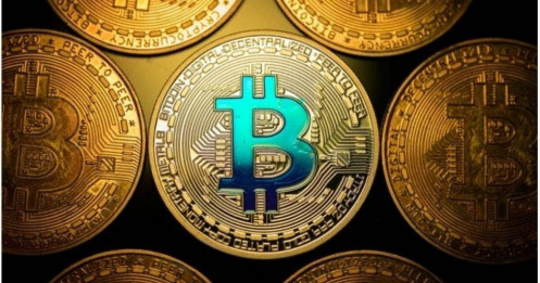 Nhà đầu tư 'cá voi' gom Bitcoin trong lúc nhỏ lẻ tháo chạy