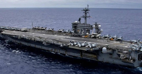 Tổng thống Trump: “Các tàu lớn nhất, mạnh nhất thế giới đang áp sát Iran”