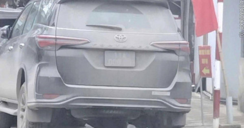 Người dân phản ánh trực tiếp Cục trưởng CSGT, tài xế ô tô biển xanh bị xử phạt