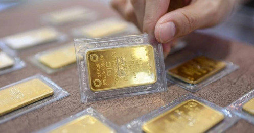 Sau cú sốc toàn cầu, vàng và bạc đồng loạt bật tăng: Thị trường trong nước nóng trở lại