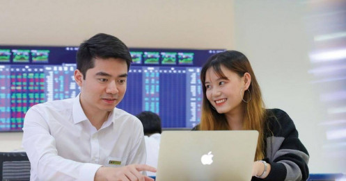 Tìm cơ hội với nhóm cổ phiếu chứng khoán