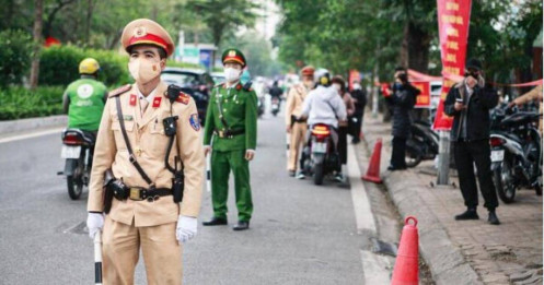 Uống rượu bia rồi dắt xe qua chốt CSGT: Có bị phạt không?