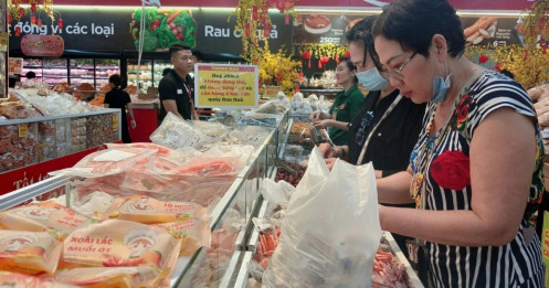 Sức mua cận Tết chậm, siêu thị tung kích cầu