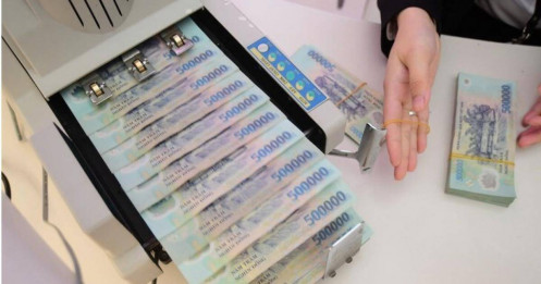 Lãi suất liên ngân hàng tăng vọt rồi hạ nhiệt chóng mặt, chuyện gì đang xảy ra?