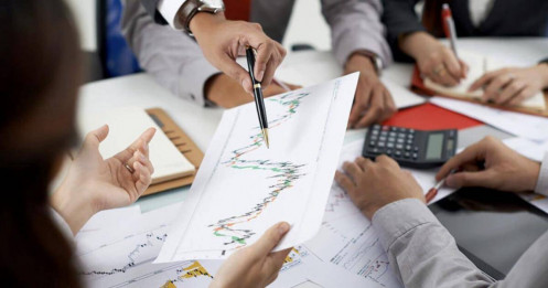 Bất ngờ nước đi của một CTCK: Lỗ vẫn chi trăm tỷ mua cổ phần doanh nghiệp nợ khủng